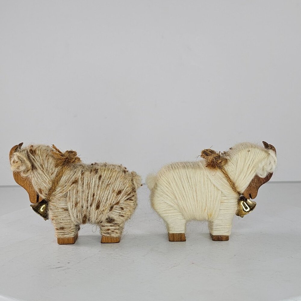 With Joy Inc Vintage Wooden Sheep Goat Figurines With Yarn Wrapping & Bells - Picture 3 of 8